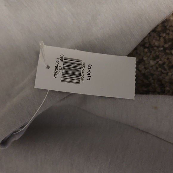 Gray Hooded Tracksuit with Black Accents - Picture 4 of 8